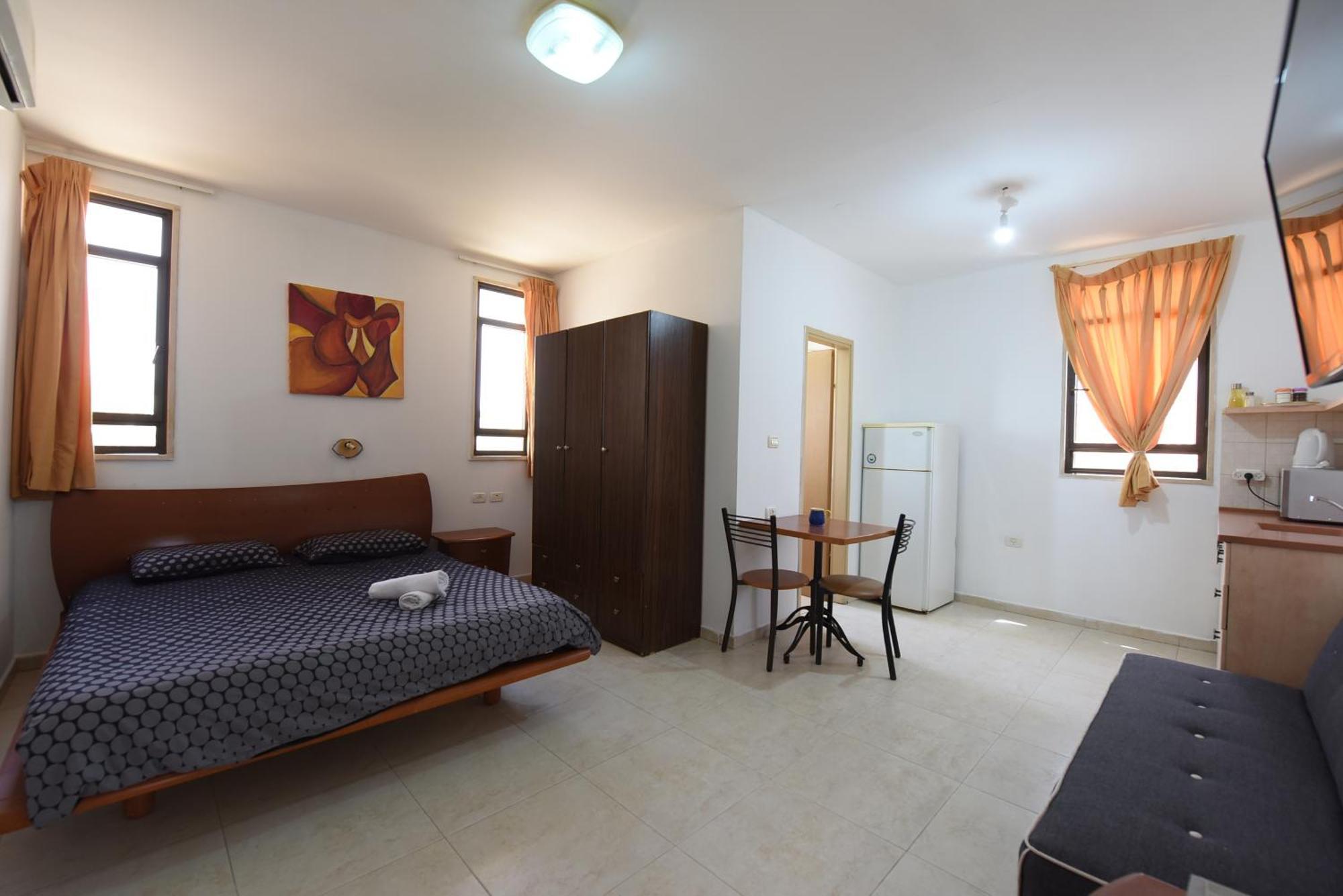 Guest house Flintstone *