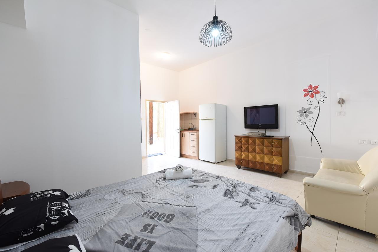 Flintstone Guest house Eilat