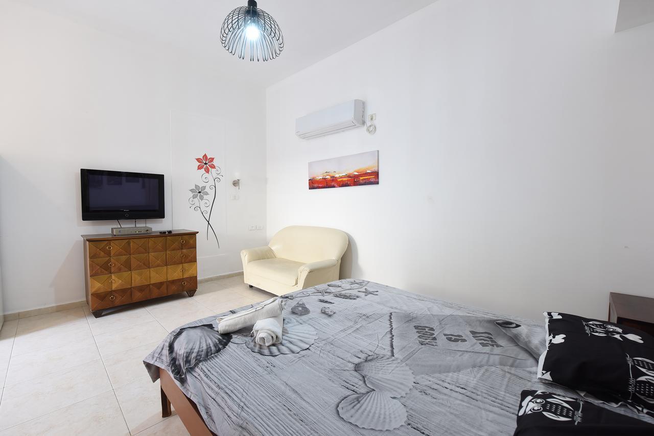 Guest house Flintstone Eilat